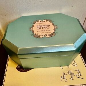 Bath & Body Works Sweetest Song Perfume in a Music Box